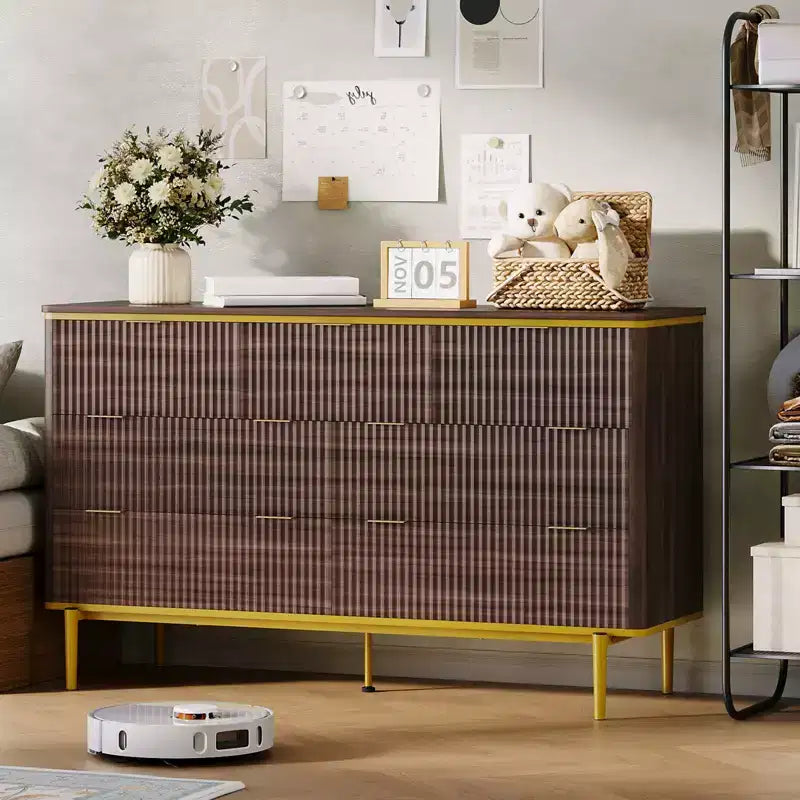Commode à 7 tiroirs pour chambre à coucher, commode cannelée en bois, meuble de rangement, support TV au design incurvé avec poignées métalliques dorées pour le salon
