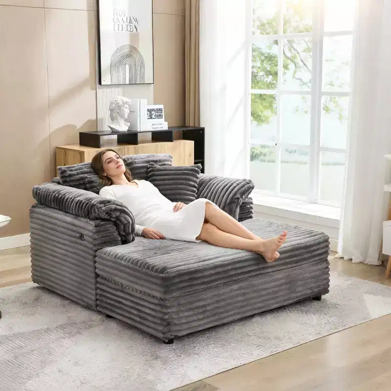Grande chaise longue d'intérieur, canapé lounge confortable en velours côtelé avec accoudoirs larges et oreillers décoratifs, canapé convertible douillet pour salon